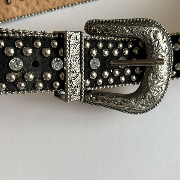 Guess Black Suede Studded Western Style Belt Silver Buckle Size Large - Picture 2 of 9